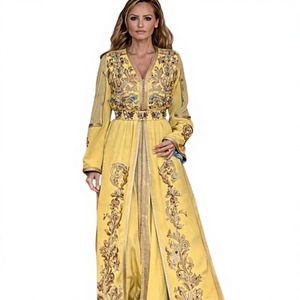 Robe caftan élégante et tendance, tenue de soirée, mariage, ornée de cristaux, de perles de verre, de pierres, tenue de luxe - Product Image 1