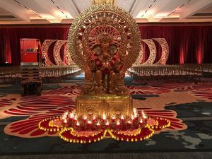 ที่นั่งไฟเบอร์พระพิฆเนศสำหรับทางเข้างานแต่งงาน - Product Image 4