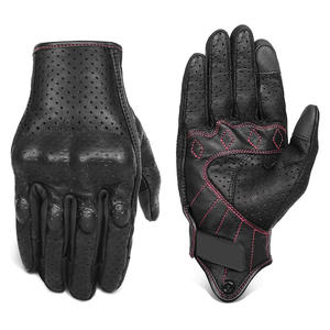 Gants de moto brodés personnalisés avec options de logo personnel Gants confortables à prise protectrice durable pour la conduite en plein air - Product Image 1