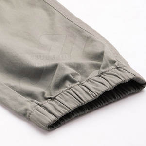 กางเกงคาร์โก้ผู้ชายแบบมีหลายกระเป๋าน้ำหนักเบาทรงตรงสไตล์เอวกลางบริการ OEM ตามสั่ง - Product Image 6