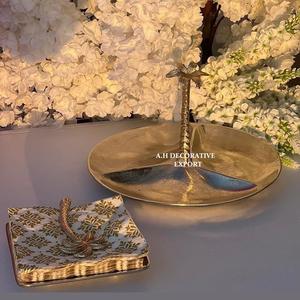 Plateau surélevé en aluminium texturé doré, support à gâteau décoratif, plateau de vanité cosmétique surélevé, poignées ornées, forme ovale, certifié CE - Product Image 5