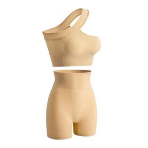 Nuevo chándal de entrenamiento al por mayor con estilo, conjunto de 2 piezas de un hombro para mujer, conjunto de Yoga de gimnasio de tendencia Premium con estilo - Product Image 1