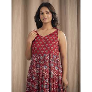 Vestido Boho Chic de Algodón Mulmul con Estampado a Mano, Color Granate, Tirantes Ajustables, Tallas XS-XXL, Transpirable, Cintura Natural, Ideal para Salir de Noche - Product Image 1