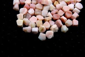 Fantastique 50 pièces en vrac 4-6 MM rose opale pierre brute naturelle pour la fabrication de bijoux en vrac rose opale brute - Product Image 2