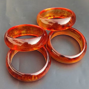 Juego de brazaletes de latón y esmalte rojo caliente Brazaletes de moda de resina Brazaletes de resina de diseñador hechos a mano - Product Image 1