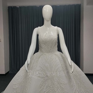 ANY190 Vestido de Novia Moderno Color Marfil con Lentejuelas, Bordado Floral de Encaje, Apliques de Cristal, Ecológico, con Cola Larga Tipo Capilla - Product Image 5
