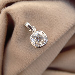 Collar con colgante de plata de ley 925 con corte de Cojín cuadrado de 1 quilate, Halo deslumbrante para mujer, joyería fina de moissanita nupcial para boda - Product Image 2