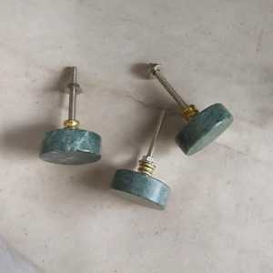 ลูกบิดทรงลูกบาศก์ทำจากเรซินใหม่2025ลูกบิดตกแต่งที่ทันสมัยคุณภาพดีที่สุดจากอินเดีย - Product Image 2