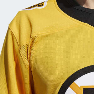 Camiseta Deportiva Profesional de Hockey sobre Hielo, Uniforme del Equipo de Boston, Amarillo, Negro y Blanco a Rayas, Cuello en V, Camiseta de Entrenamiento Atlético Sublimada, Ropa para Fanáticos - Product Image 3