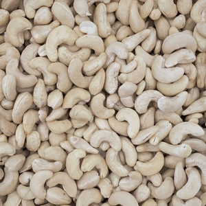 Noix de cajou W320 brutes de haute qualité en gros, exportées du Vietnam vers l'Asie, l'UE et le Moyen-Orient, durée de conservation de 24 mois - Product Image 1