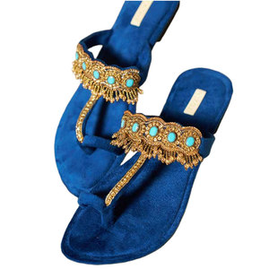 Kolhapuri para Mujer, Color Azul Oscuro, Adornado con Finos Detalles Hechos a Mano, Adornos Intrincados, Borlas Elegantes, Antideslizante - Product Image 1