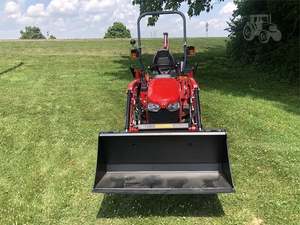 Tractor de Ruedas Massey-Ferguson GC1725MB con Motor Robin de 25HP, Transmisión Hidrostática Suave para una Operación Fácil y Cómoda - Product Image 3