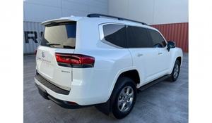 SUV USADO BARATO 2022, Tracción en las Cuatro Ruedas, Asientos de Cuero R18, Automático de 6 Velocidades, Alta Calidad, Volante a la Izquierda, Motor V8 de 4.5L, Cámara Trasera de 360°, Panorámica - Product Image 4