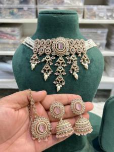 Ensemble ras du cou plaqué d'un gramme pour femmes, bijoux traditionnels indiens de luxe avec Maang Tikka, idéal pour les mariages, les fêtes - Product Image 3