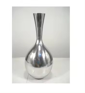 Florero de aluminio hecho a mano más vendido, soporte de suelo de diseño único pulido plateado, soporte decorativo para maceta a la venta - Product Image 1