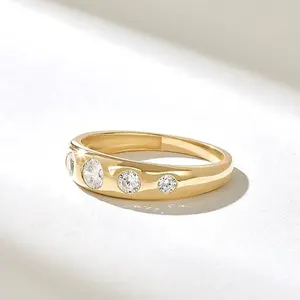 厂家直销价格嵌框套装实验室种植钻石五石结婚戒指14k纯金圆顶戒指待售