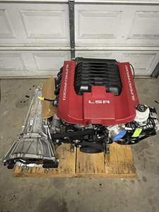 Motor V8 Supercargado LSA de 6.2 Litros de Chevrolet Ultimate con Conjunto de Transmisión 6L90E para Conversiones de Autos Deportivos Personalizados - Product Image 5