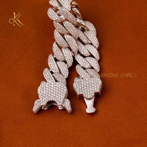 กำไลข้อมือคิวบาดีไซน์หรูหราประดับเพชรโมอิสซาไนต์สำหรับผู้หญิง โดดเด่นด้วยความเปล่งประกายและเสน่ห์เหนือกาลเวลา - Product Image 5