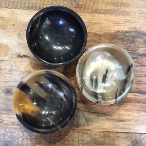 Ensaladera de Cuerno de Búfalo Sostenible, Hecha a Mano, Rústica, para Servir Ensaladas y Frutas, Ecológica, Apta para Lavavajillas y Decoración Rústica para el Hogar - Product Image 1