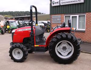 Tracteur compact à chenilles Massey Ferguson MF1740 4WD - Product Image 3