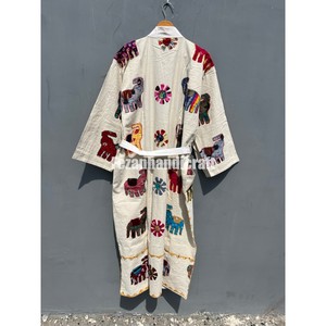 Peignoir de bain Kantha Kimono en coton unisexe avec appliques à la main Veste longue matelassée style hippie Vêtements de nuit d'été pour femmes Vente en gros pour - Product Image 5