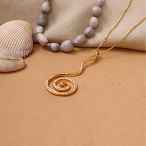 Collier tendance pour femme, vintage, en titane plaqué or, avec pendentif spirale serti de diamants, chaîne à maillons et perle, idéal pour un cadeau - Product Image 2