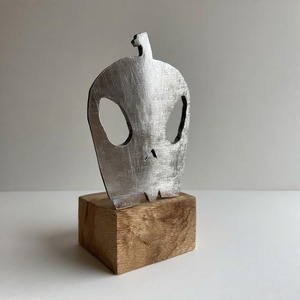 Bol chaudron d'Halloween en aluminium coulé, surface texturée rustique, idéal pour servir des bonbons, un pot-pourri ou des accessoires festifs - Product Image 3