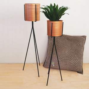 ที่ปลูกต้นไม้ทรงกลมสีทองพร้อมขาตั้งสำหรับระเบียงบ้านและสวน - Product Image 6