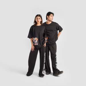 Ensemble de t-shirts confortables pour hommes, modèle Black Smudge Smile - Product Image 1