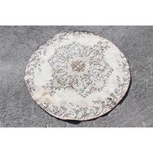 พรมปูพื้นสไตล์วินเทจลายตะวันออกสีขาวแบบตุรกี ขนาด 3.9x3.9 ฟุต ทำจากขนสัตว์แบบแพทช์เวิร์ค พร้อมแผ่นรองหลังทำจากยางพารา เป็นมิตรต่อสิ่งแวดล้อม เหมาะสำหรับตกแต่งบ้าน - Product Image 2