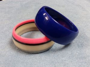 Brazaletes de resina VINTAGE para mujer, diseños de pulsera con patrón blanco y negro, nueva moda, estilo Ángel, joyería India - Product Image 1