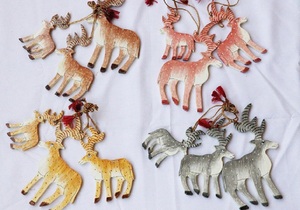 Ensemble de rennes Décorations de Noël Ornements en papier mâché - Product Image 6