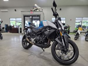 Motocicleta Deportiva Cfmotos 450NK Usada del 2024 en Venta, OEM, Garantía de 5 Años, Origen Reino Unido, Opciones de Financiamiento - Product Image 5