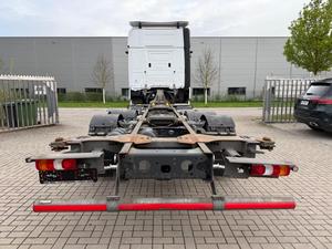 Camion à benne basculante Mercedes-Benz Actros 2551 6x2 31-40T Diesel à transmission automatique Euro6, conduite à gauche, puissance 375 kW (510 ch) - Product Image 4