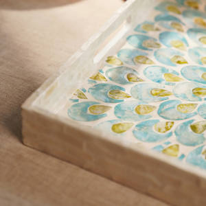 Plateau de service carré en nacre méticuleusement fabriqué à la main avec motif floral adapté au café et à la table à manger - Product Image 6