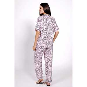 Ensemble de vêtements de nuit en rayonne à imprimé cœur avec haut à col cranté à boutons et pantalon à jambe droite avec taille mi-élastique - Product Image 4