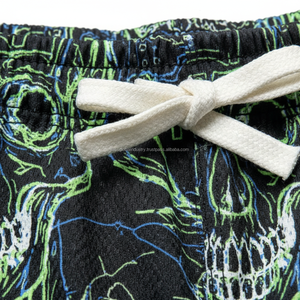 กางเกงขาสั้นตาข่ายผู้ชาย น้ำหนักเบา OEM สตรีทแวร์ พิมพ์ลายตัวอักษร กางเกงขาสั้นลำลองฤดูร้อน - Product Image 6