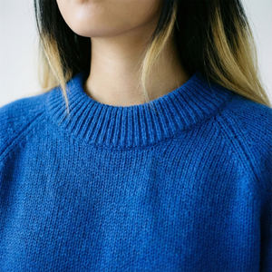 Pull en tricot torsadé avec col rond côtelé 10% mohair - Product Image 3