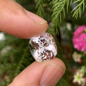 Coussin en Morganite Rose Pêche Naturelle Pierre Précieuse à Facettes Non Traité Pierre Libre pour Loupe de Bijoux Propre - Product Image 5