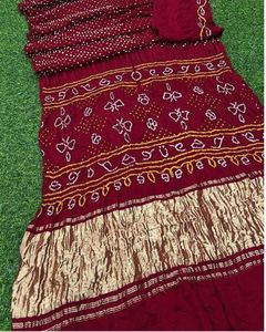 Sari Bandhej de Seda Gajji Pesada, Diseño Tradicional, Sari Bandhej de Seda Gajji Suave, Estilo Real al Mejor Precio - Product Image 2