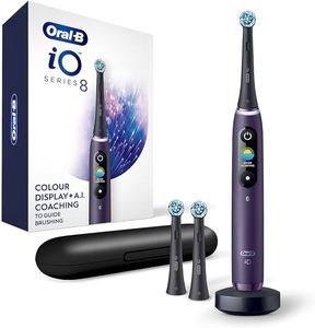 Brosse à dents électrique Oral-B iO Series 8 avec 3 têtes de brosse, amétrine violette - Product Image 2