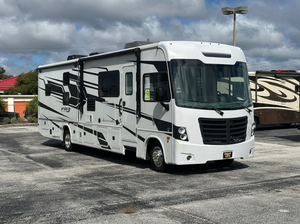 NUEVO MODELO 1F66F5DNXM0A20017 2023 Autocaravana Clase RV con Cocina Completa Extraíble, Capacidad para 6 Personas, Garantía de 3 Años, OEM - Product Image 2