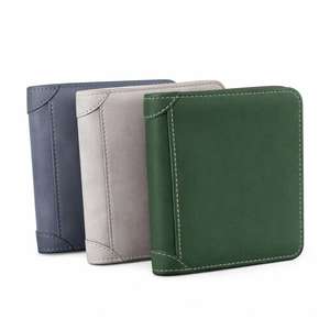 Cartera Bifold de Cuero Genuino para Hombre, Estilo Nuevo, Color Verde Clásico, Delgada, para Tarjetas y Efectivo - Product Image 4