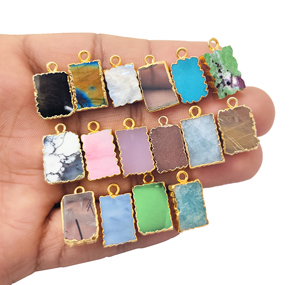 Colgante de rubí natural Piedra preciosa natural 14-16mm Forma libre Corte de rebanada 18K Oro ZickZack Colgante galvanizado Encantos hechos a mano - Product Image 2