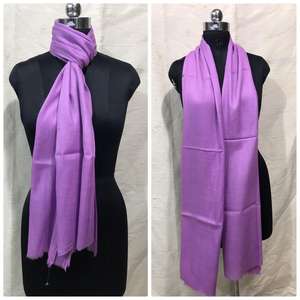 Estola de Lana 100% Cachemira, Estola Larga Cuadrada de Cachemira con Lazos Bordados, Diseño Jacquard Liso con Estampado Animal para Primavera/Verano - Product Image 1