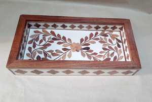 Plaque ronde en bois artisanale à motif de feuilles, centre de table personnalisé, décoration d'appoint - Product Image 6