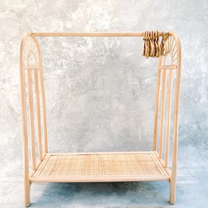 Décoration de la maison et de la chambre des enfants support en bois naturel pour vêtements de bébé en gros supports de cintre de vêtements pour enfants en rotin - Product Image 1