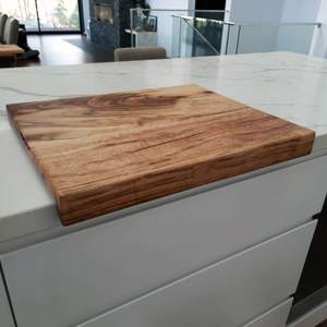 Planche à découper en bois à prise stable pour une découpe et une tranchée sûres, disponible en gros aux prix de gros directs d'usine - Product Image 2