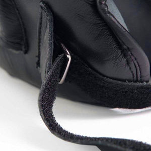 Protector de cabeza con diseño cómodo para entrenamiento prolongado, equipo de protección para principiantes en artes marciales, protector de cabeza para entrenamiento. - Product Image 3