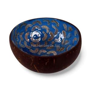 ชามมะพร้าวเคลือบเงาทำมือ ประดับเปลือกหอยมุกธรรมชาติ สไตล์โบฮีเมียน เป็นมิตรกับสิ่งแวดล้อม ผลิตในเวียดนาม เหมาะสำหรับใช้ตกแต่งในครัว - Product Image 2